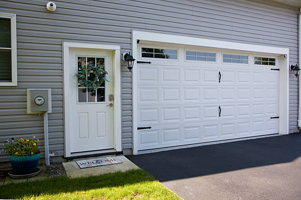 24/7 Emergency Garage Door Panel Replacement experts in Everson, WA